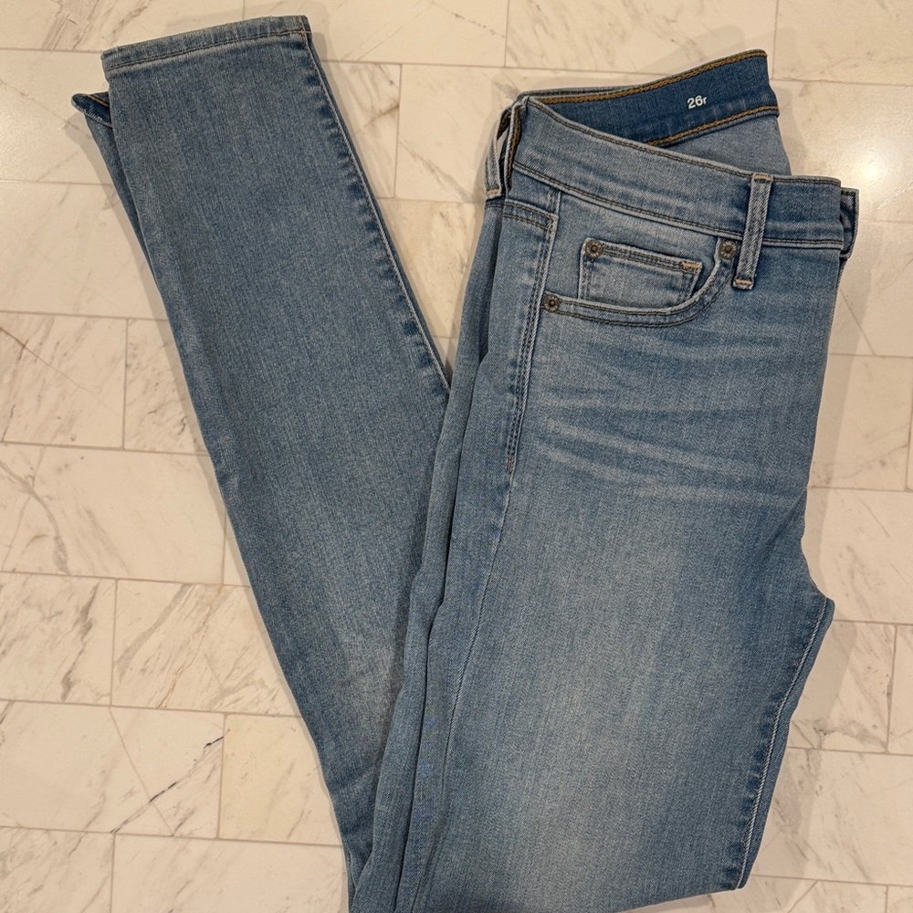 GAP Women's Light Blue Skinny Jeans - Picture 2 of 3